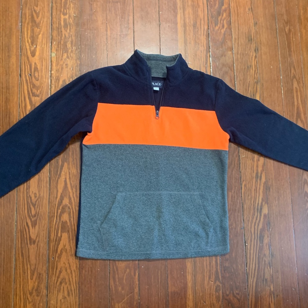 Boys sweater, size large (10/12), has zipper at the top, warm material 🥰